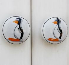 Penguin Flat Ceramic Knob